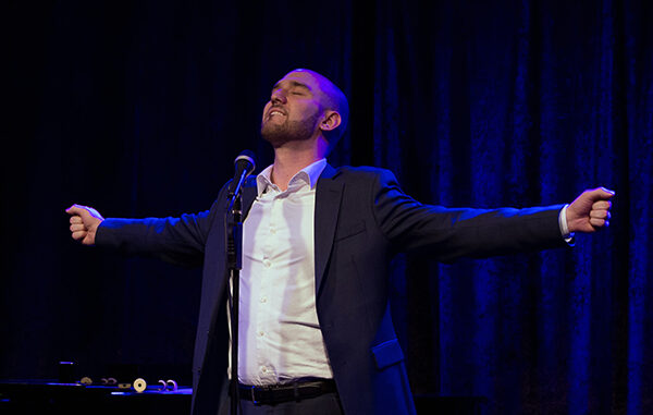 ari_concert_600